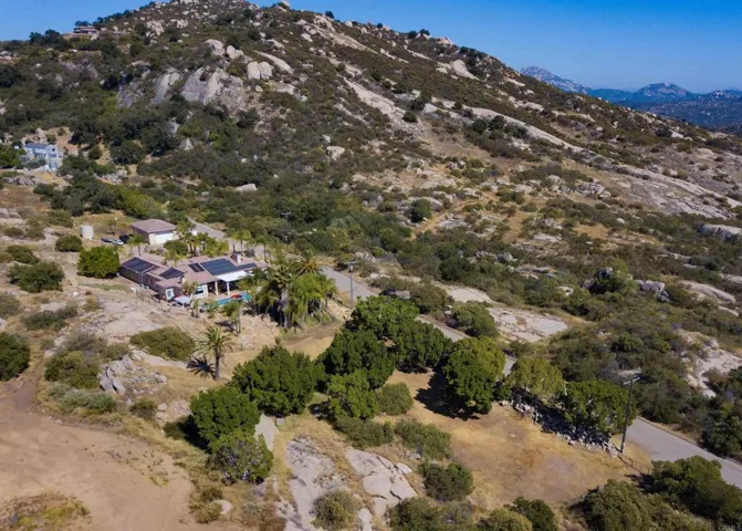 18576 Mahogany Ranch Road, Ramona, California 92065