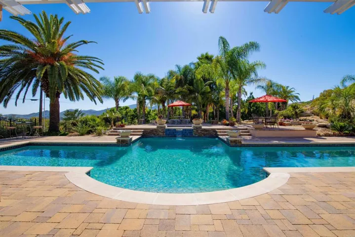 18576 Mahogany Ranch Road, Ramona, California 92065