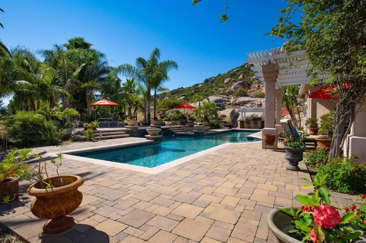 18576 Mahogany Ranch Road, Ramona, California 92065