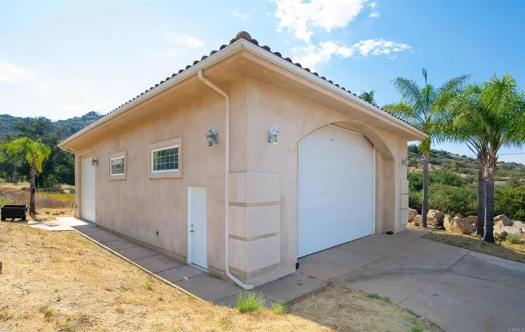 18576 Mahogany Ranch Road, Ramona, California 92065