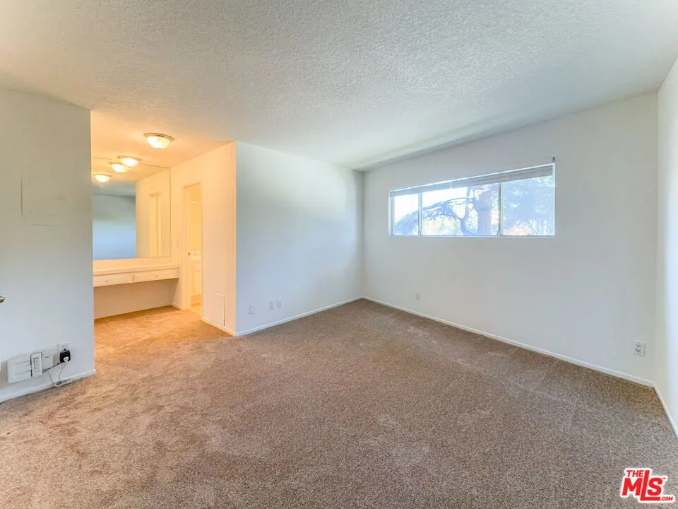 222 7th Street 202, Santa Monica, California 90402 home-pic-15