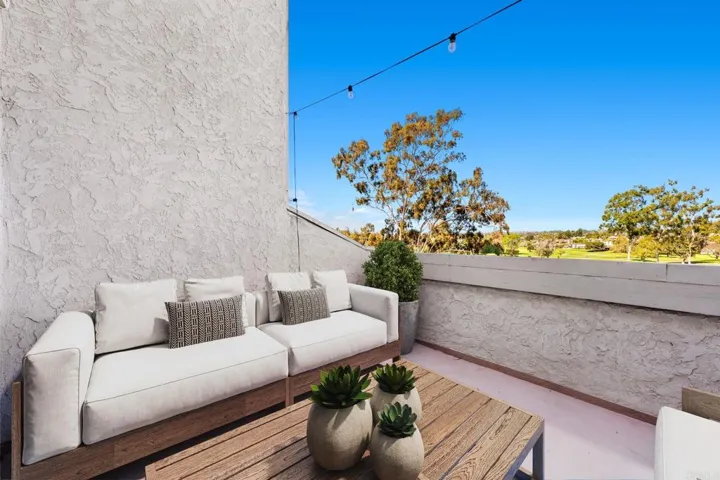 2501 Navarra Drive 116, Carlsbad, California 92009
