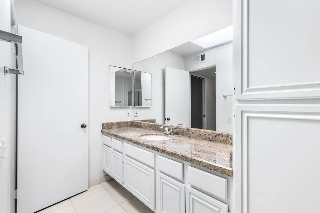 35801 Paseo Circulo W, Cathedral City, California 92234 home-pic-36