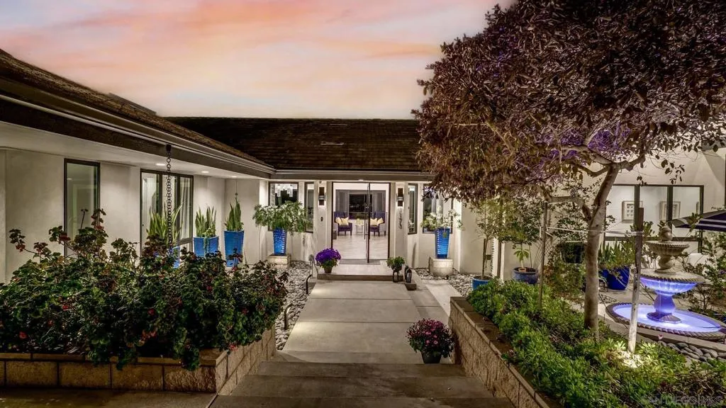 7173 Obelisco Cir, Carlsbad, California 92009 home-pic-3