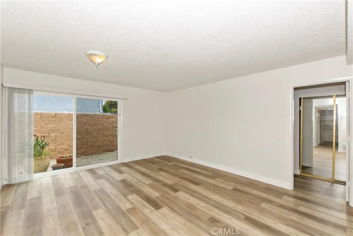 Family Room - Empty