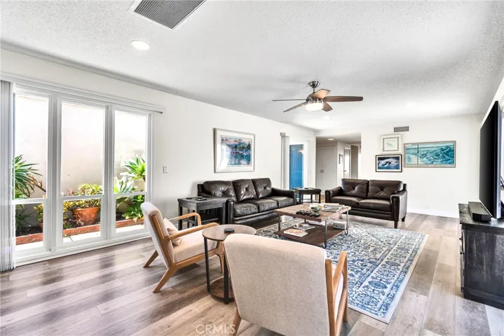 Light & Bright - Floor to Ceiling windows