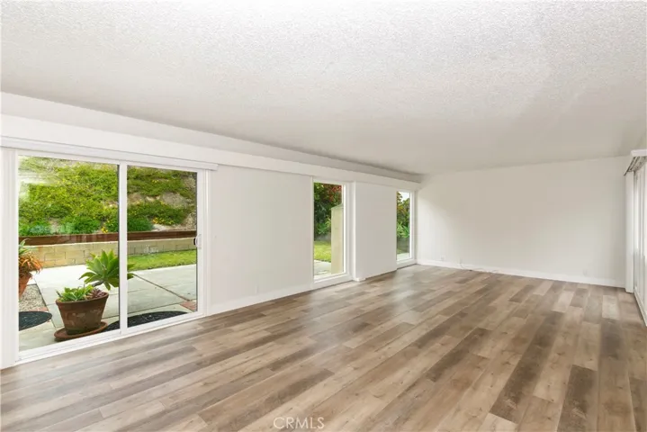 Floor to Ceiling windows on Both Sides of LR