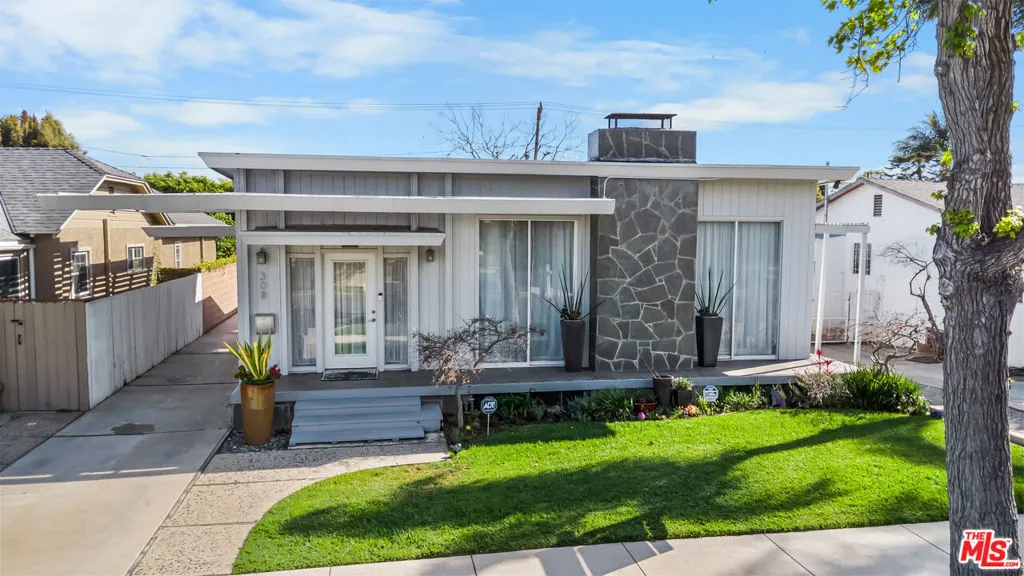 308 W Ellis Avenue, Inglewood, California 90302, 3 Bedrooms Bedrooms, ,2 BathroomsBathrooms,Residential,For Sale,Ellis,25505215