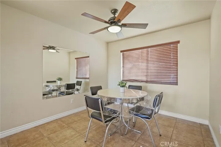 Dining area or breakfast nook
