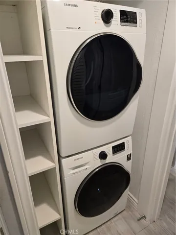 Built-in washer and dryer