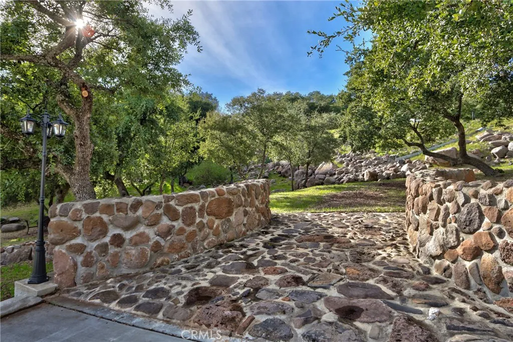 18321 Cerro Road, Murrieta, California 92562 home-pic-47