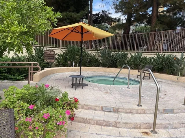 19431 Rue De Valore 28f, Lake Forest, California 92610