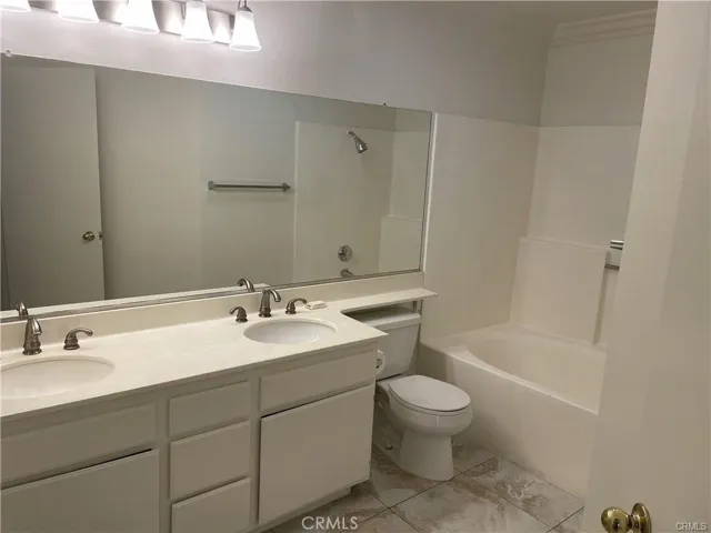 19431 Rue De Valore 28f, Lake Forest, California 92610