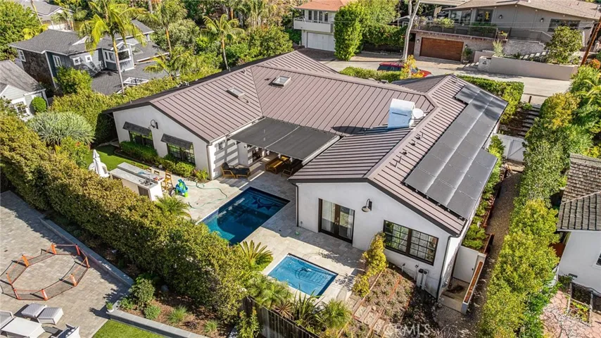 570 Center Street, Laguna Beach, California 92651