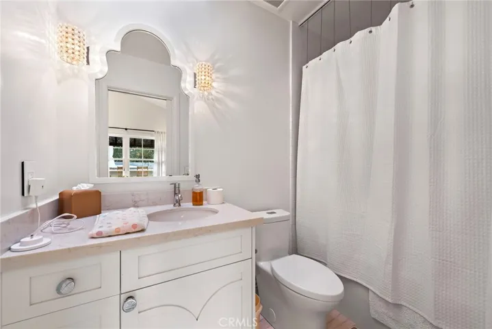 570 Center Street, Laguna Beach, California 92651