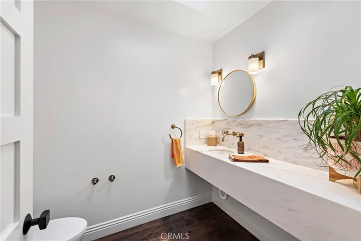 570 Center Street, Laguna Beach, California 92651