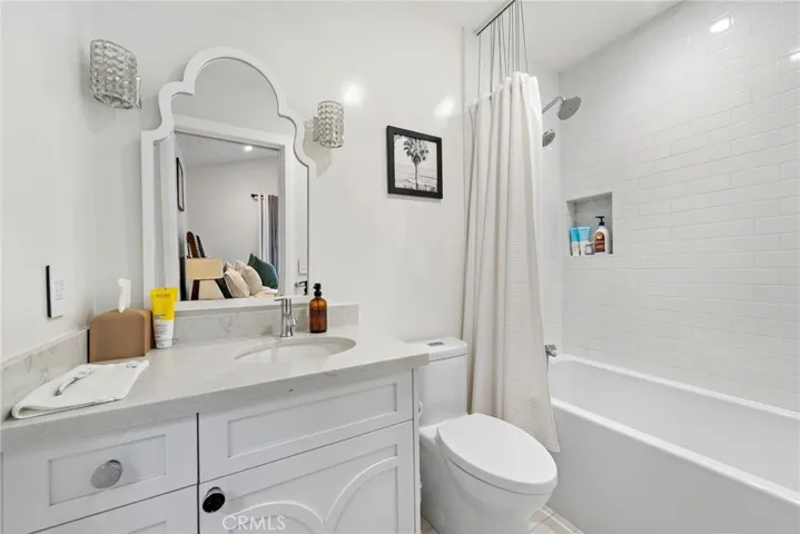 570 Center Street, Laguna Beach, California 92651