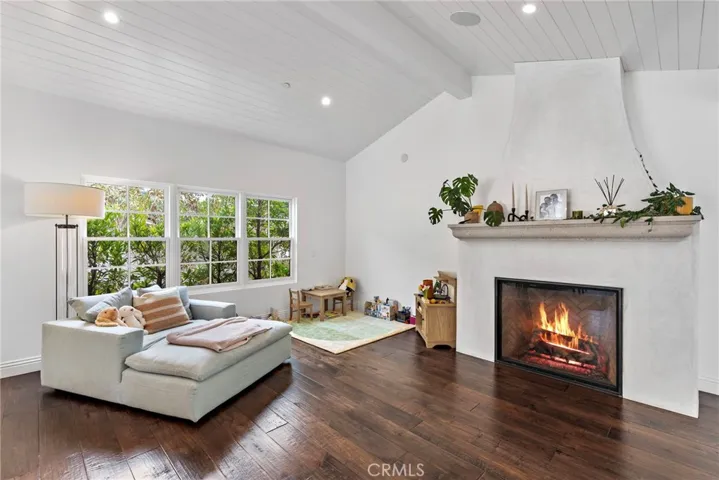 570 Center Street, Laguna Beach, California 92651