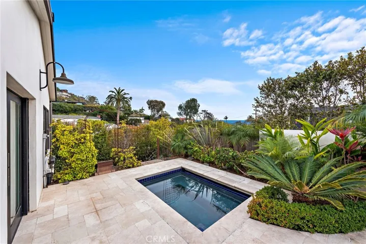 570 Center Street, Laguna Beach, California 92651