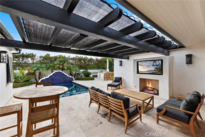 570 Center Street, Laguna Beach, California 92651