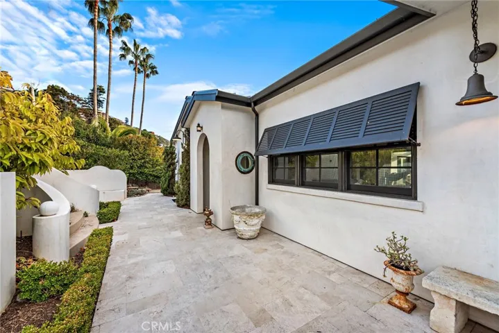 570 Center Street, Laguna Beach, California 92651