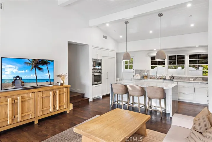 570 Center Street, Laguna Beach, California 92651