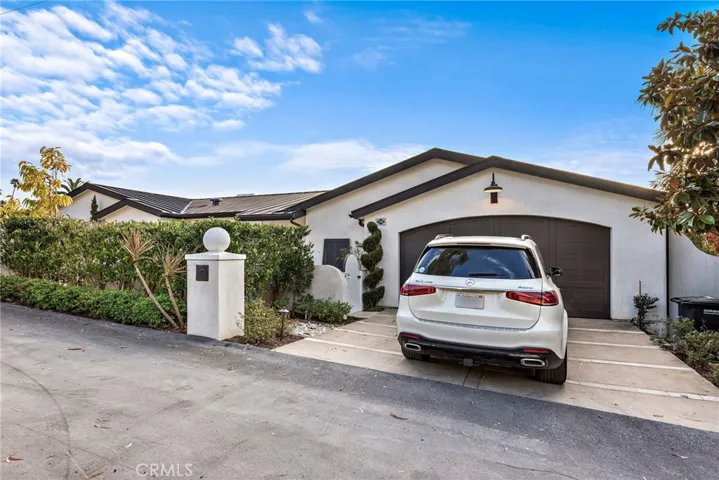 570 Center Street, Laguna Beach, California 92651