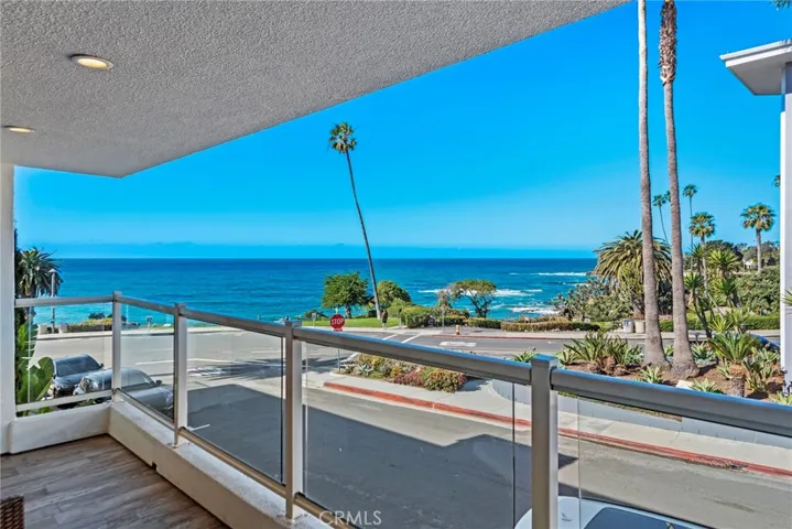 Spectacular ocean and whitewater views from the large deck