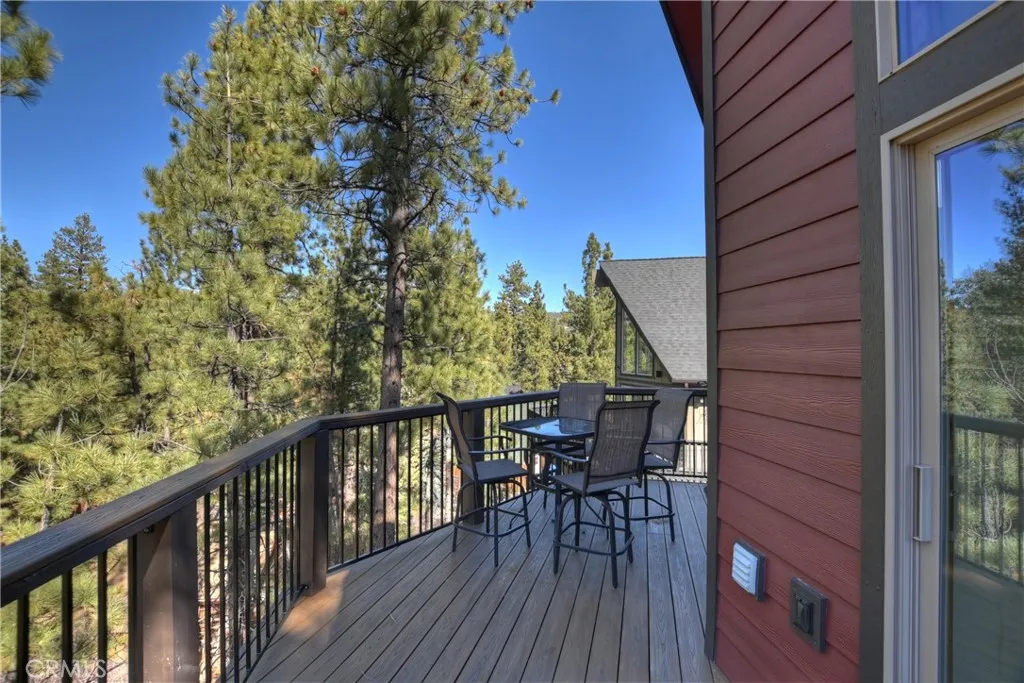 321 Hilltop, Big Bear City, California 92314 home-pic-38
