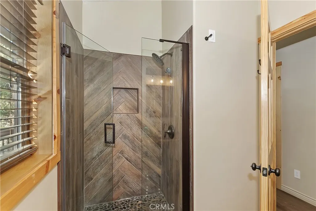 321 Hilltop, Big Bear City, California 92314 home-pic-20
