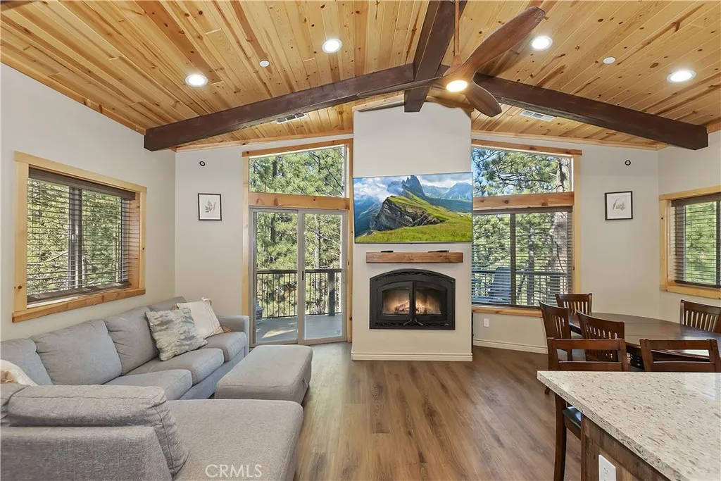 321 Hilltop, Big Bear City, California 92314 home-pic-6