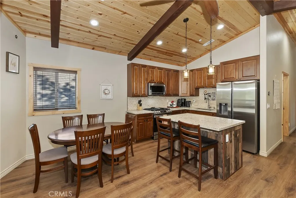 321 Hilltop, Big Bear City, California 92314 home-pic-11
