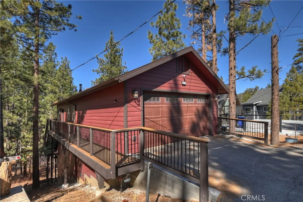 321 Hilltop, Big Bear City, California 92314 home-pic-3
