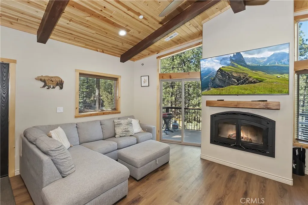 321 Hilltop, Big Bear City, California 92314 home-pic-8