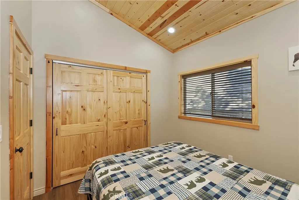321 Hilltop, Big Bear City, California 92314 home-pic-17
