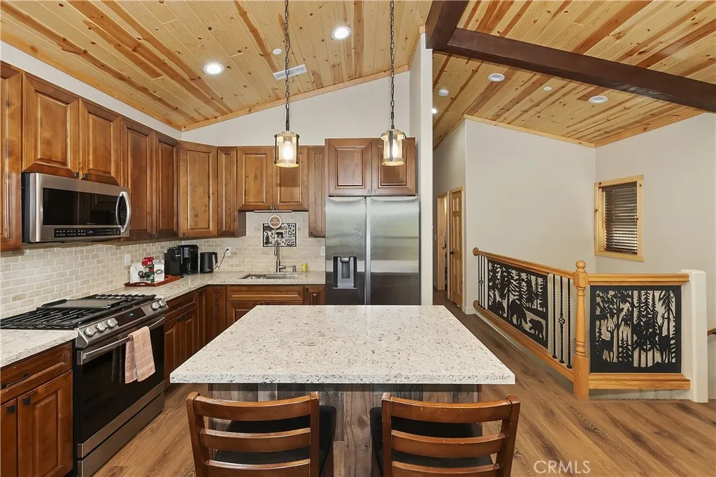 321 Hilltop, Big Bear City, California 92314 home-pic-12