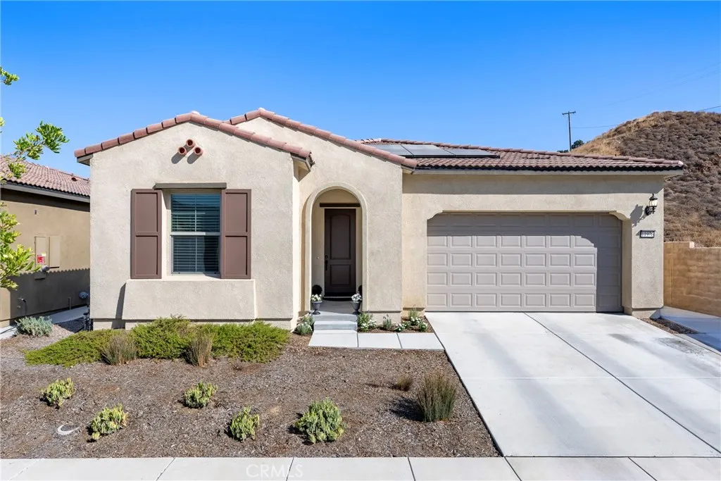 11976 Discovery Court, Corona, California 92883 home-pic-1