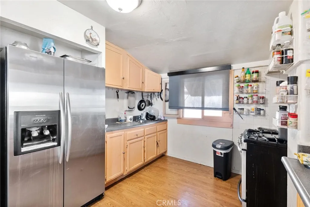 207 E 5th Street, Beaumont, California 92223 home-pic-14