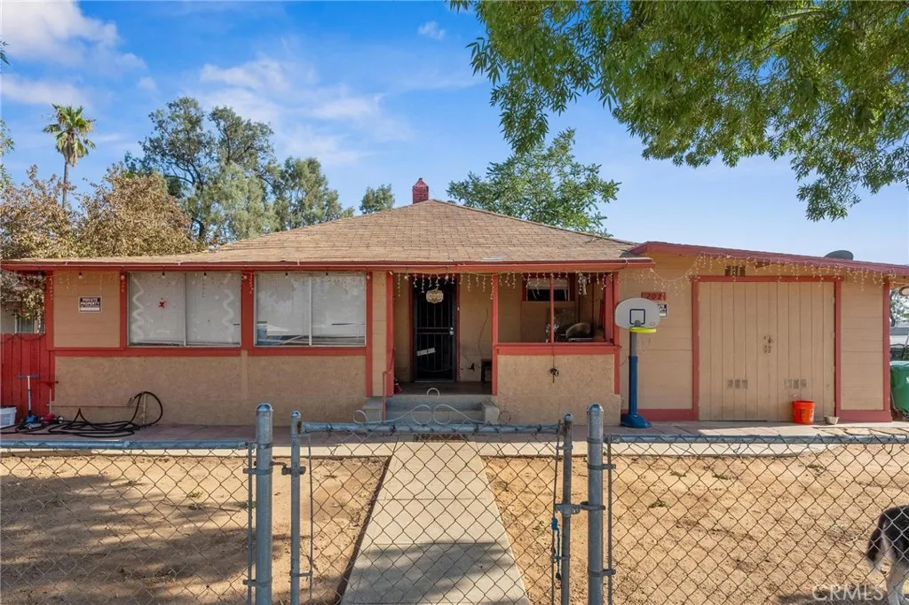 207 E 5th Street, Beaumont, California 92223 home-pic-3