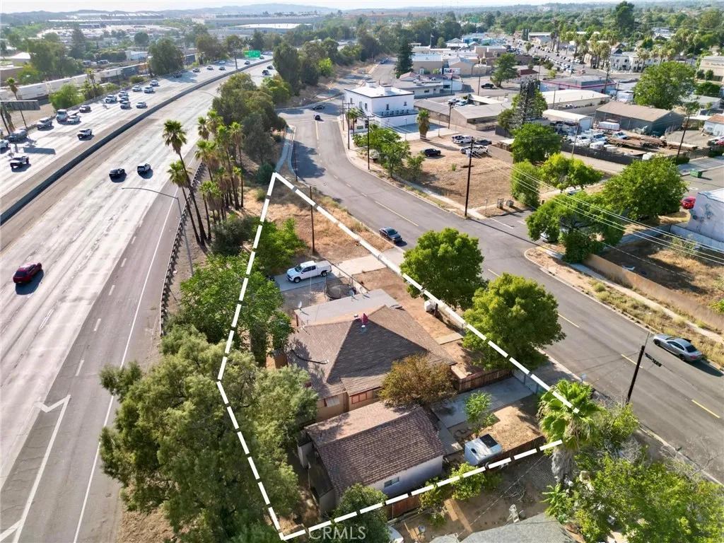 207 E 5th Street, Beaumont, California 92223 home-pic-0