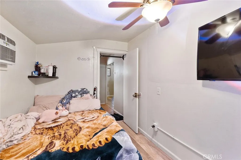 207 E 5th Street, Beaumont, California 92223 home-pic-26