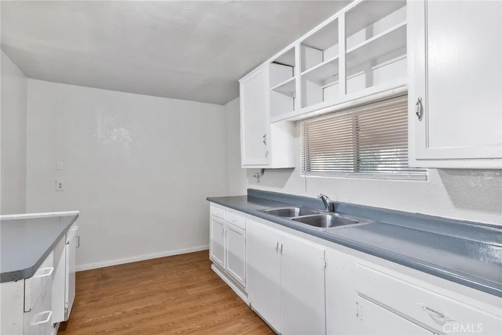 207 E 5th Street, Beaumont, California 92223 home-pic-37