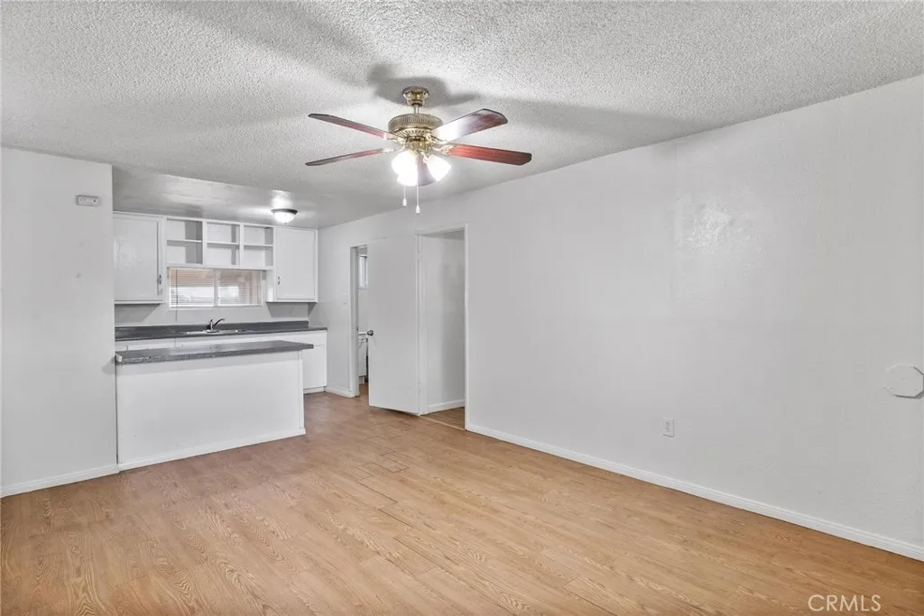 207 E 5th Street, Beaumont, California 92223 home-pic-33