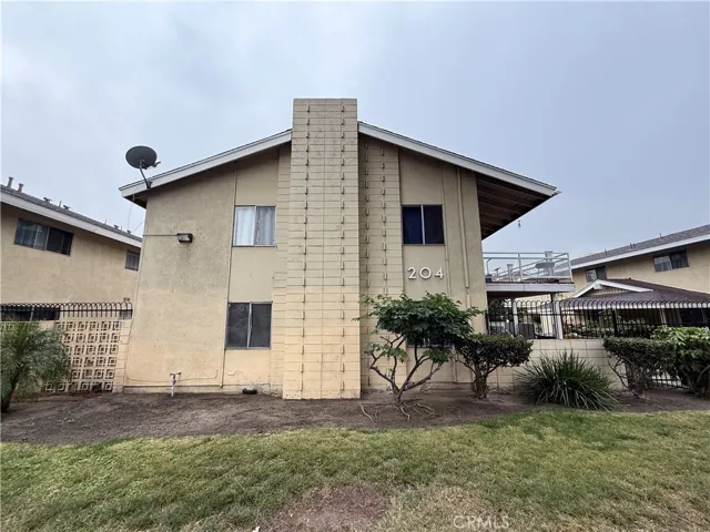 204 East Clifton Avenue, Anaheim, California 92805