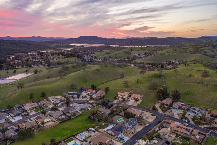 2336 Wood Duck Lane, Paso Robles, California 93446