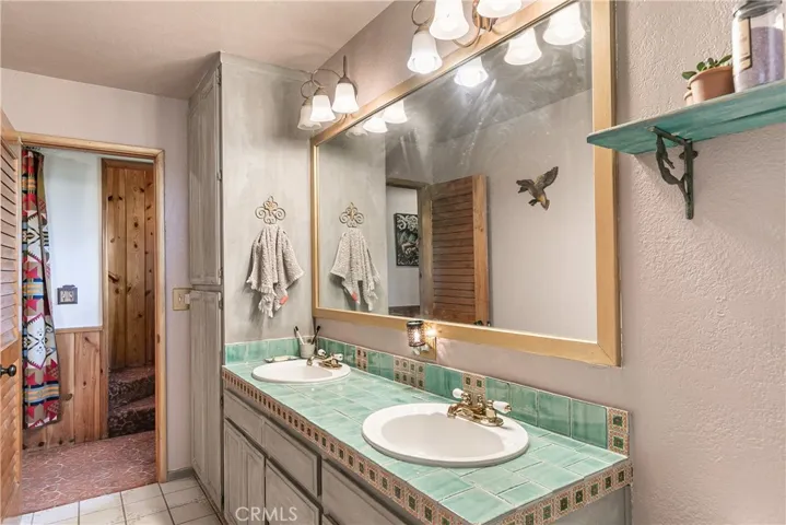 457 Darfo Drive, Crestline, California 92325