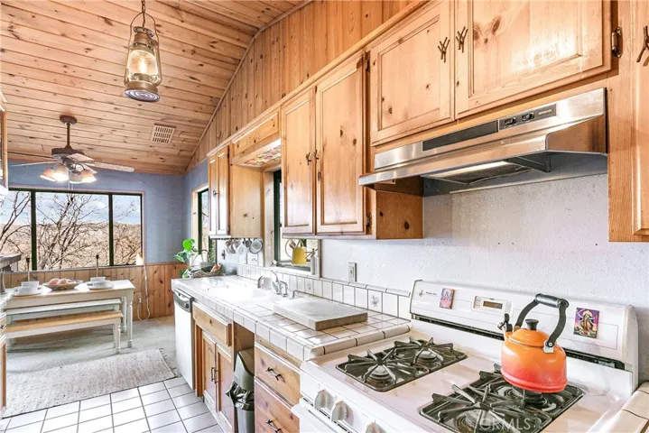 457 Darfo Drive, Crestline, California 92325