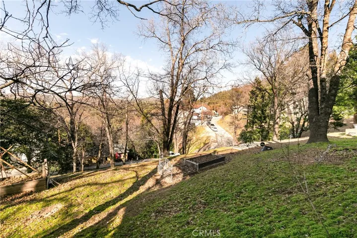 457 Darfo Drive, Crestline, California 92325