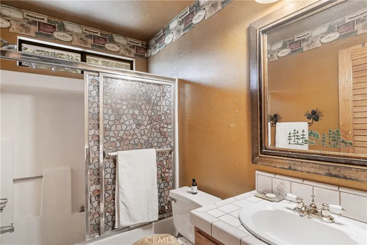 457 Darfo Drive, Crestline, California 92325