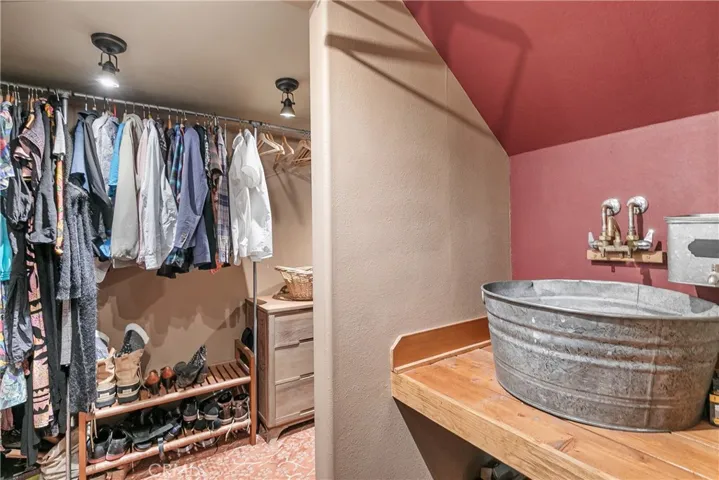 457 Darfo Drive, Crestline, California 92325